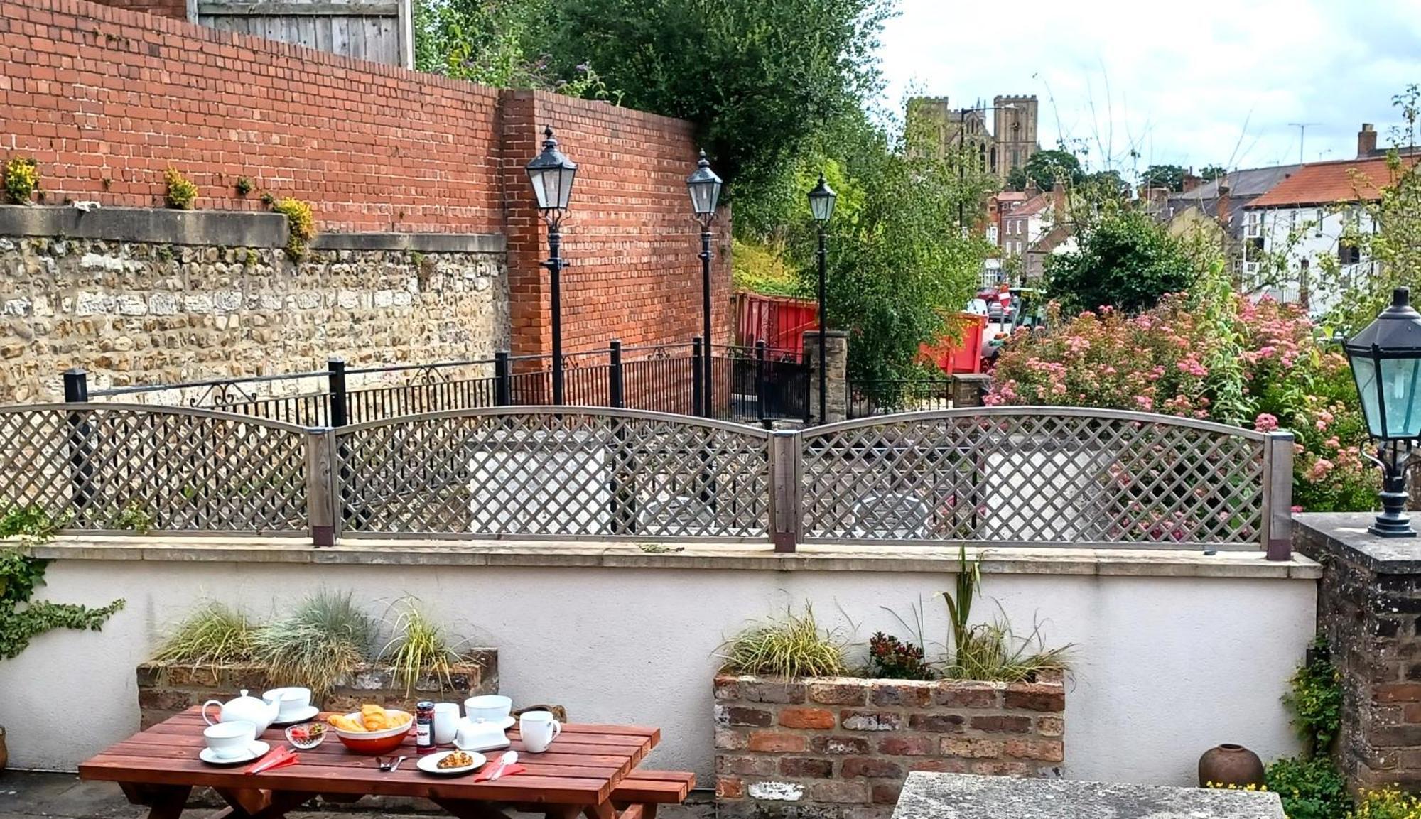 Central Ripon Apartment - View Of The Cathedral! Esterno foto